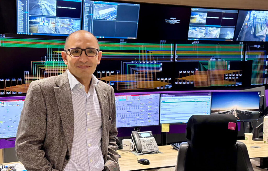 Bridging the Gap Between Industrial IT, OT, and Business IT in Energies and Commodities